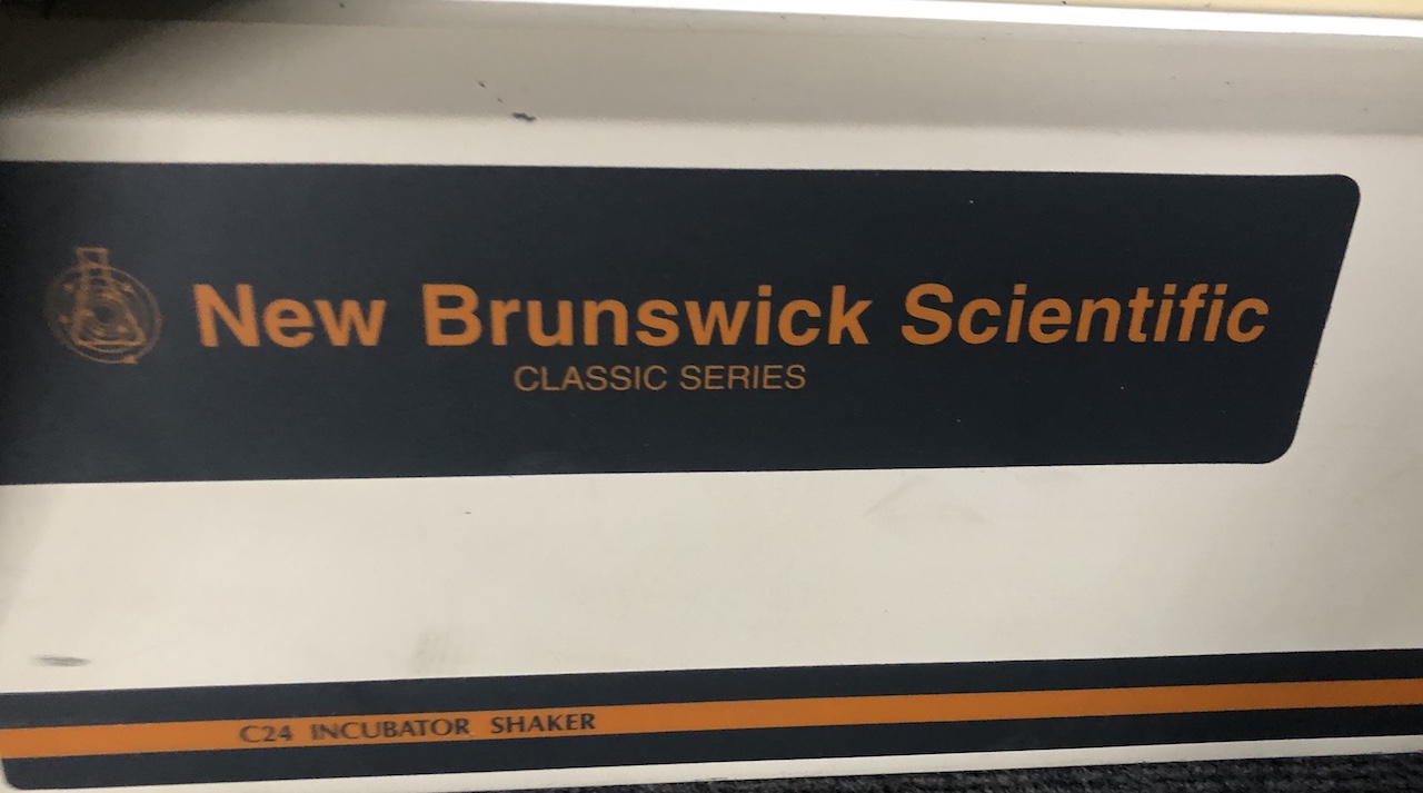 New Brunswick Classic C24 New Brunswick C24 Incubator