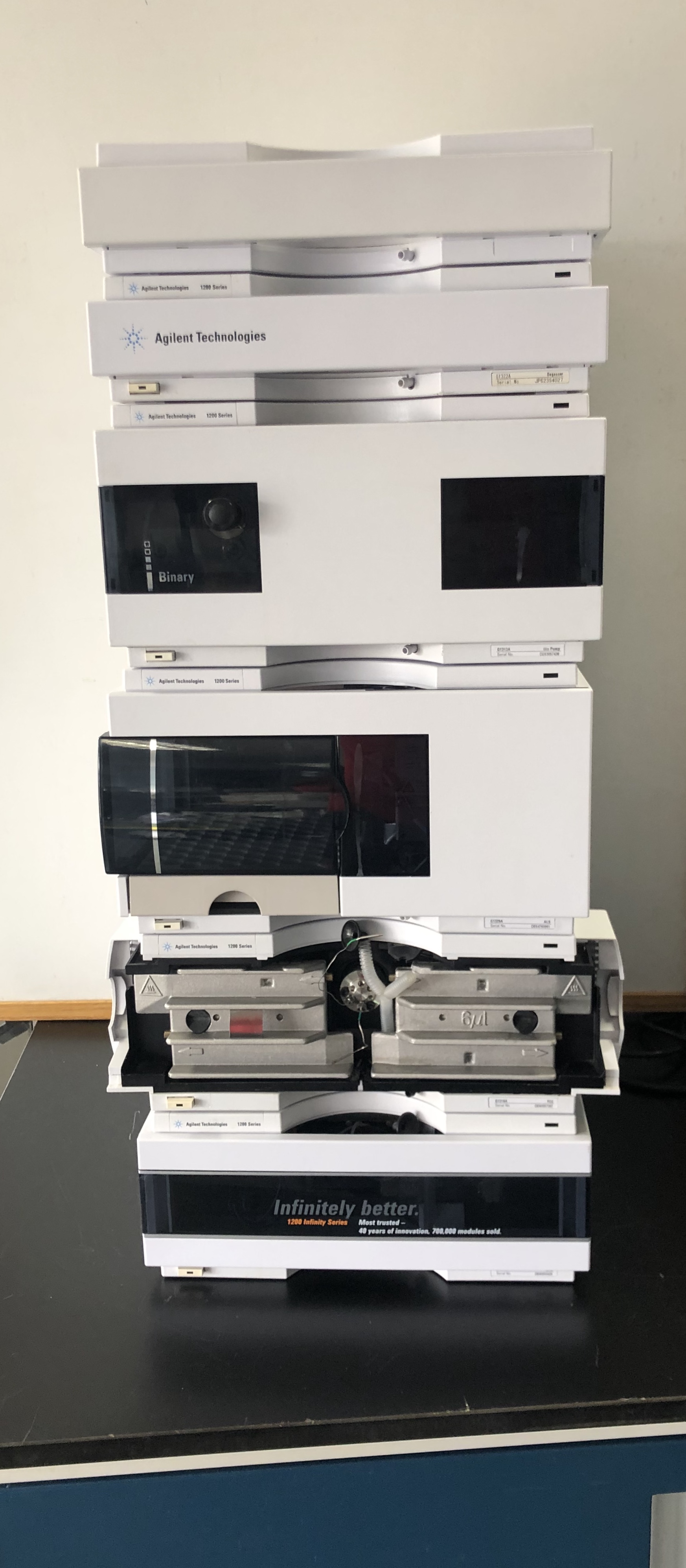 AGILENT 1200 SERIES AGILENT G1315B Diode Array HPLC System