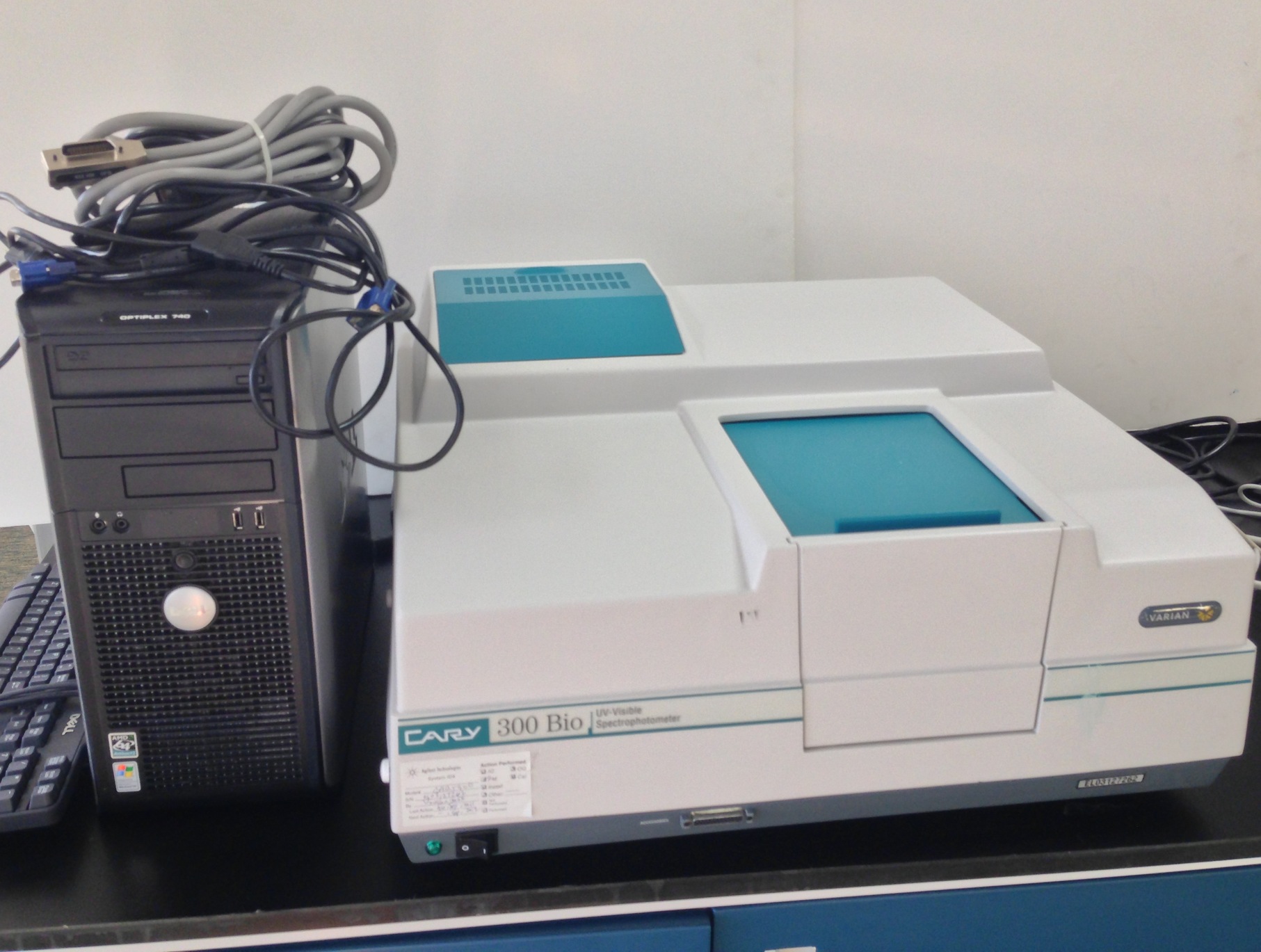 Varian CARY 300 BIO UV-Visible Spectrophotometer 