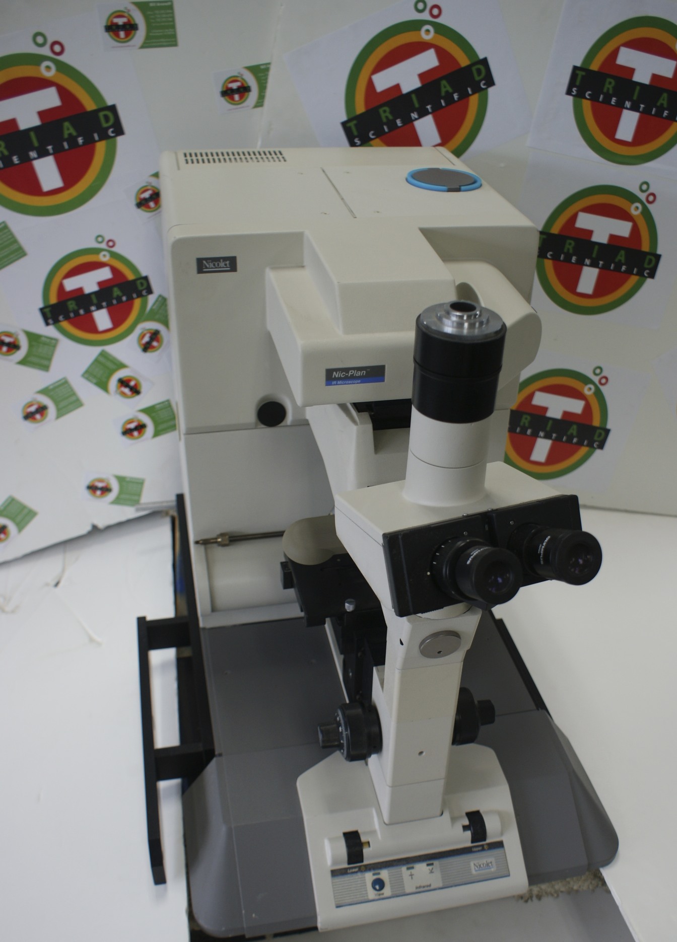 Thermo Nicolet INSPECTIR PLUS FTIR Microscope